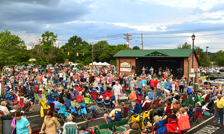 Check out these seven noteworthy venues for live music in Hendersonville, NC.