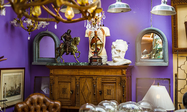Here are a handful of useful tips for antiquing in Hendersonville, NC