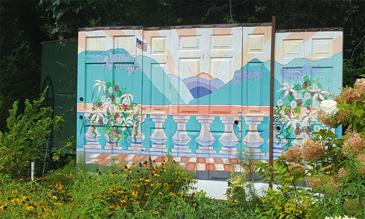 Here are four places you can discover local art in Lake Lure, NC.