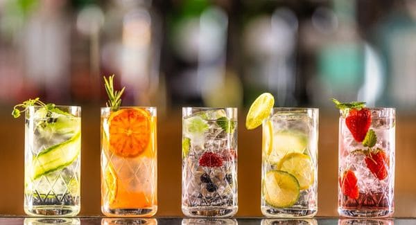 5 cocktails on a bar