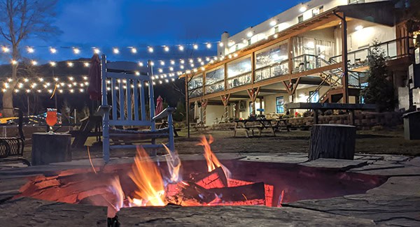 Enjoy the best spots for outdoor dining in Burnsville, NC